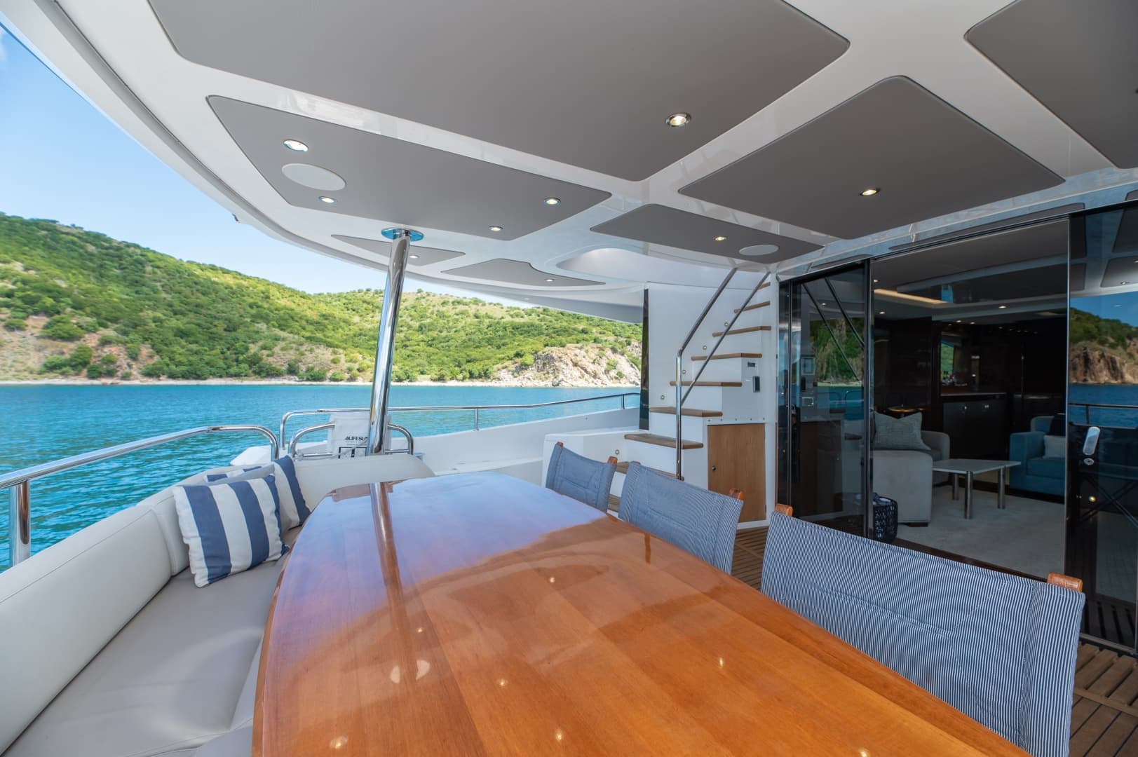 2017 Sunseeker 86 Yacht