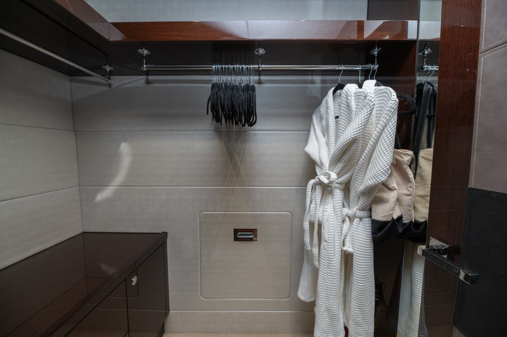 2017 Sunseeker 86 Yacht