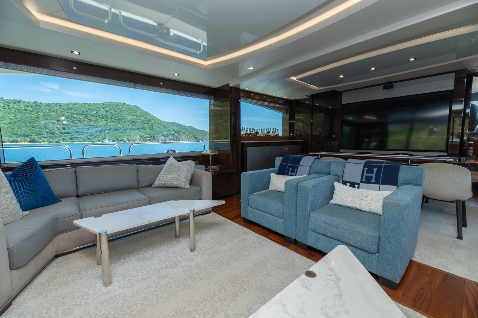 2017 Sunseeker 86 Yacht