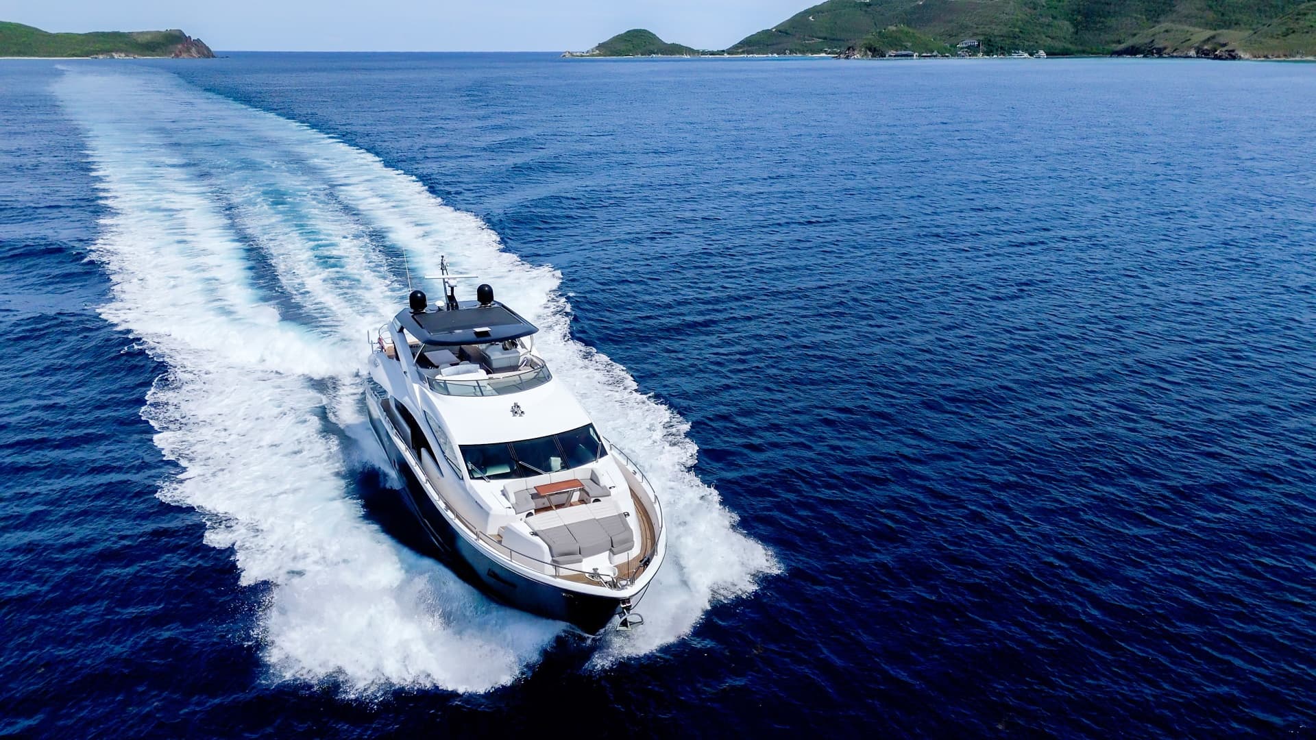 2017 Sunseeker 86 Yacht