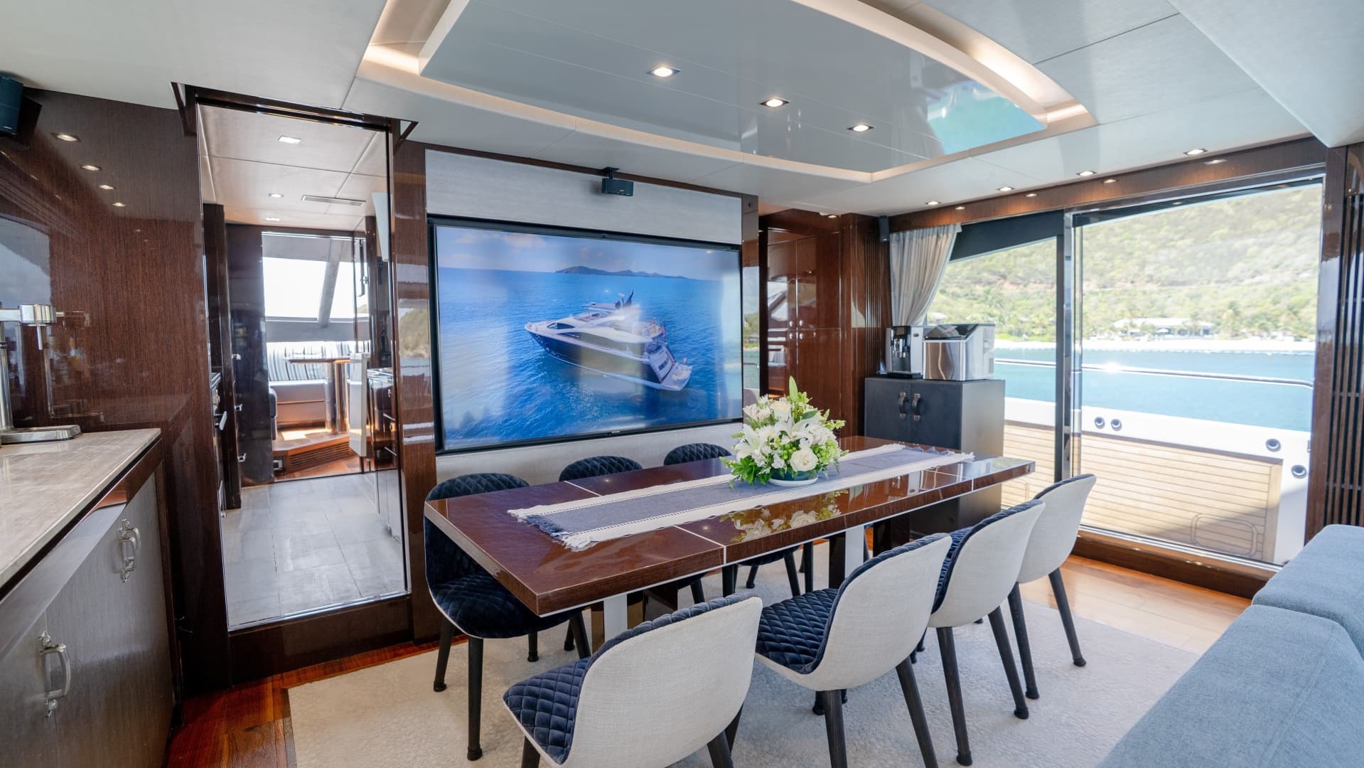 2017 Sunseeker 86 Yacht