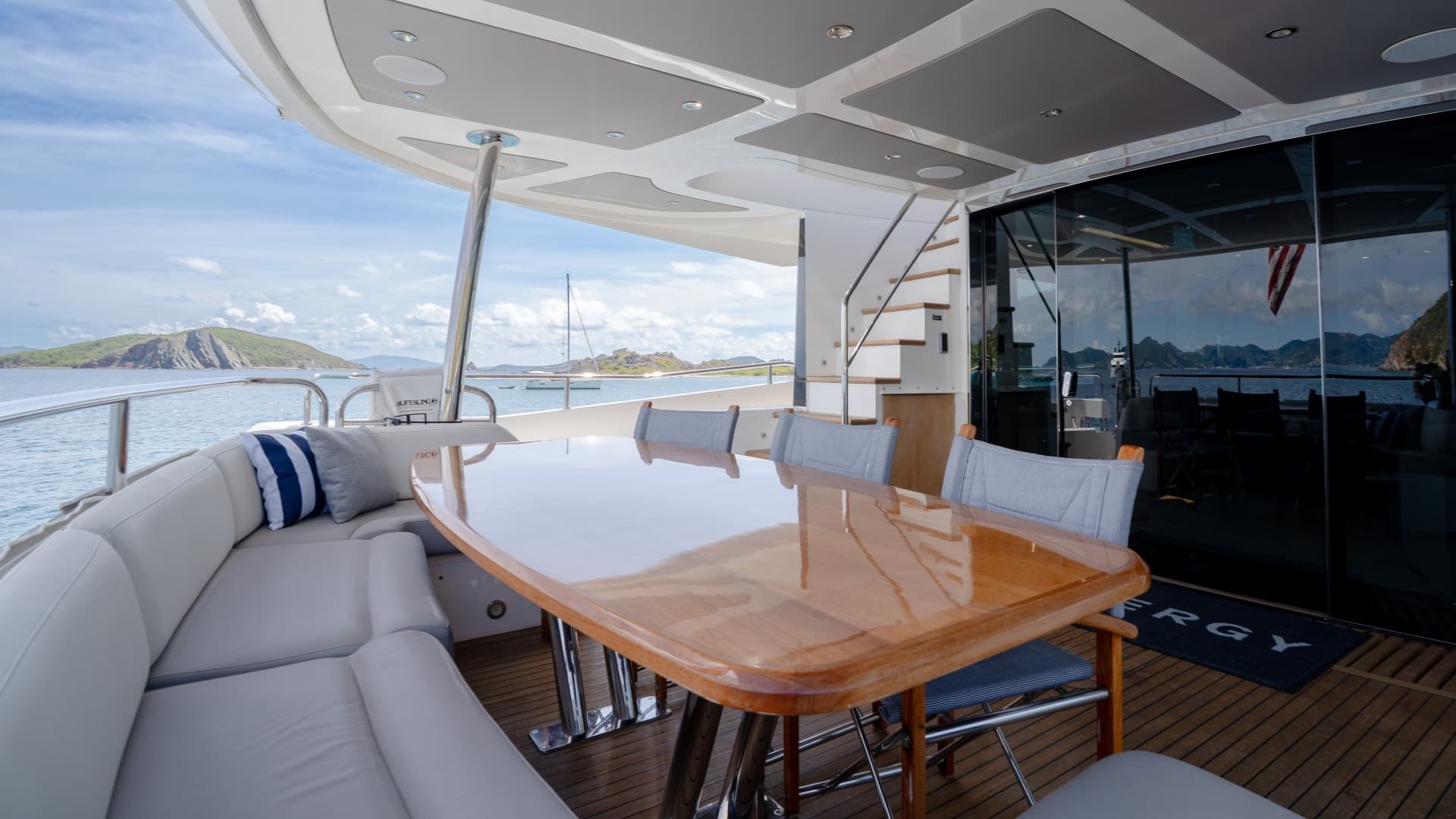 2017 Sunseeker 86 Yacht