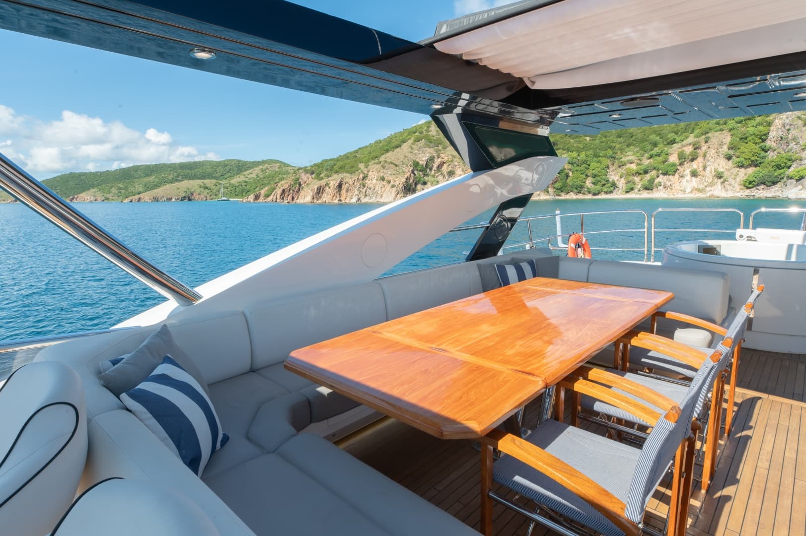 2017 Sunseeker 86 Yacht