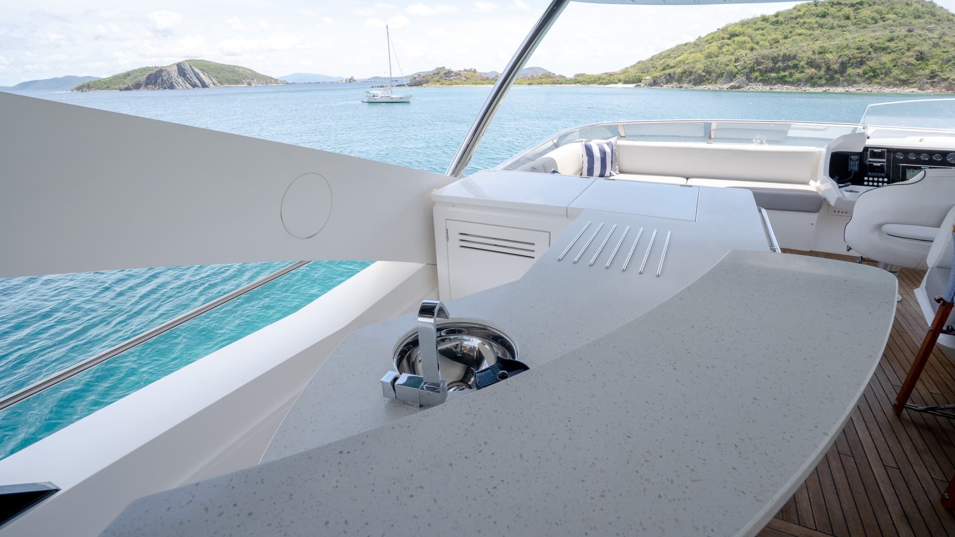 2017 Sunseeker 86 Yacht
