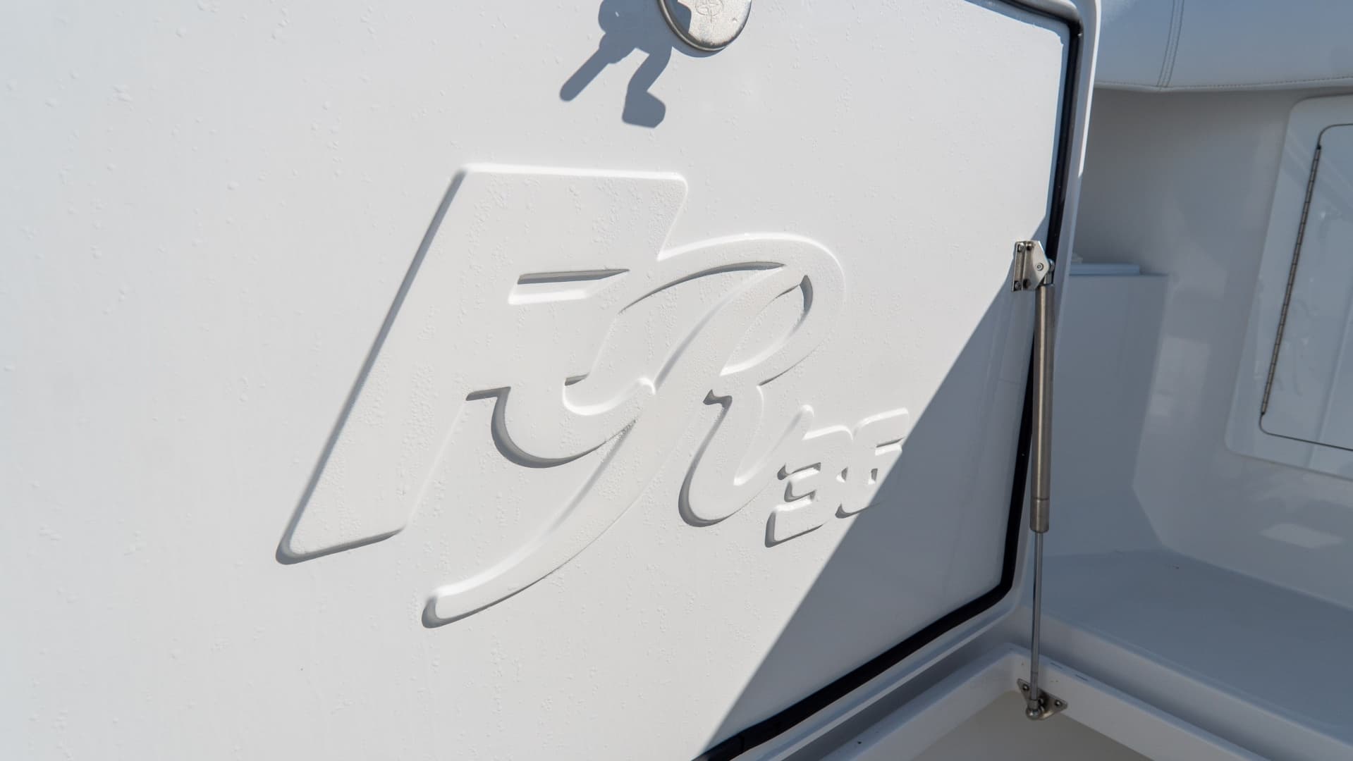 2025 Front Runner 36 CC