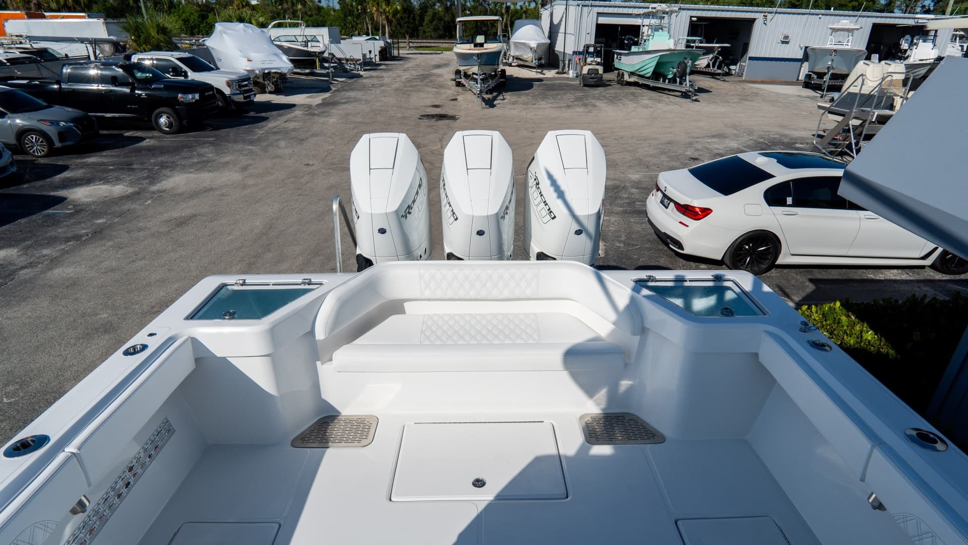 2025 Front Runner 36 CC