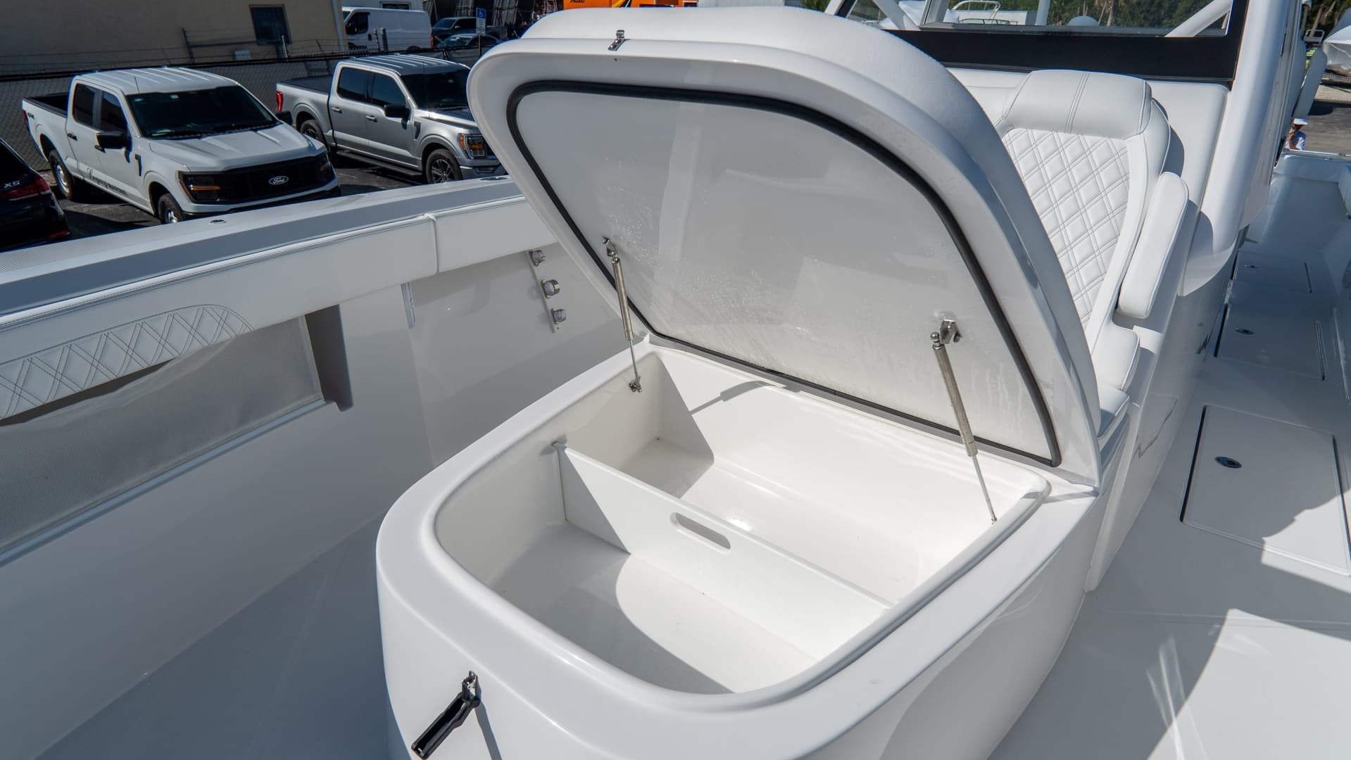 2025 Front Runner 36 CC