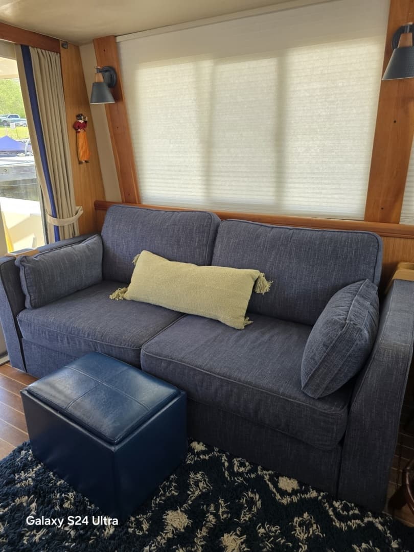 Salon Love Sac Couch