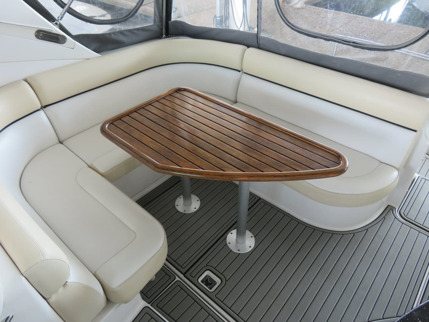 2008 Four Winns 338 Vista