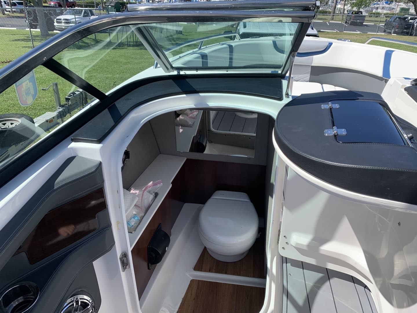 2023 Chaparral 270 OSX