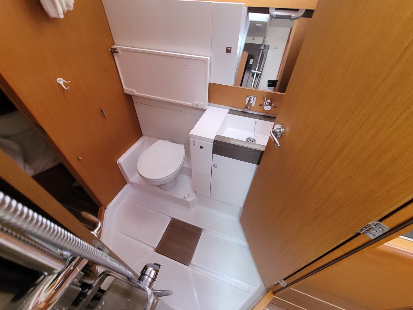 2017 Jeanneau Sun Odyssey 44 DS