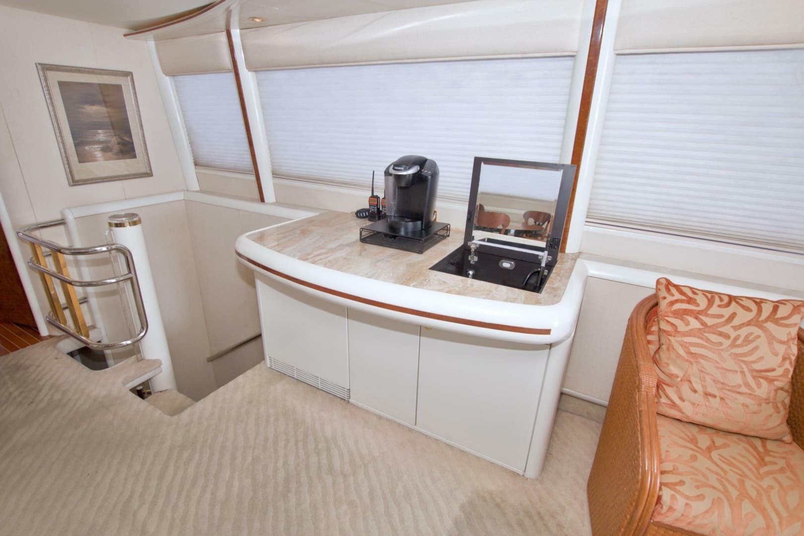 1998 Lazzara Yachts 76 Skylounge Grand Salon