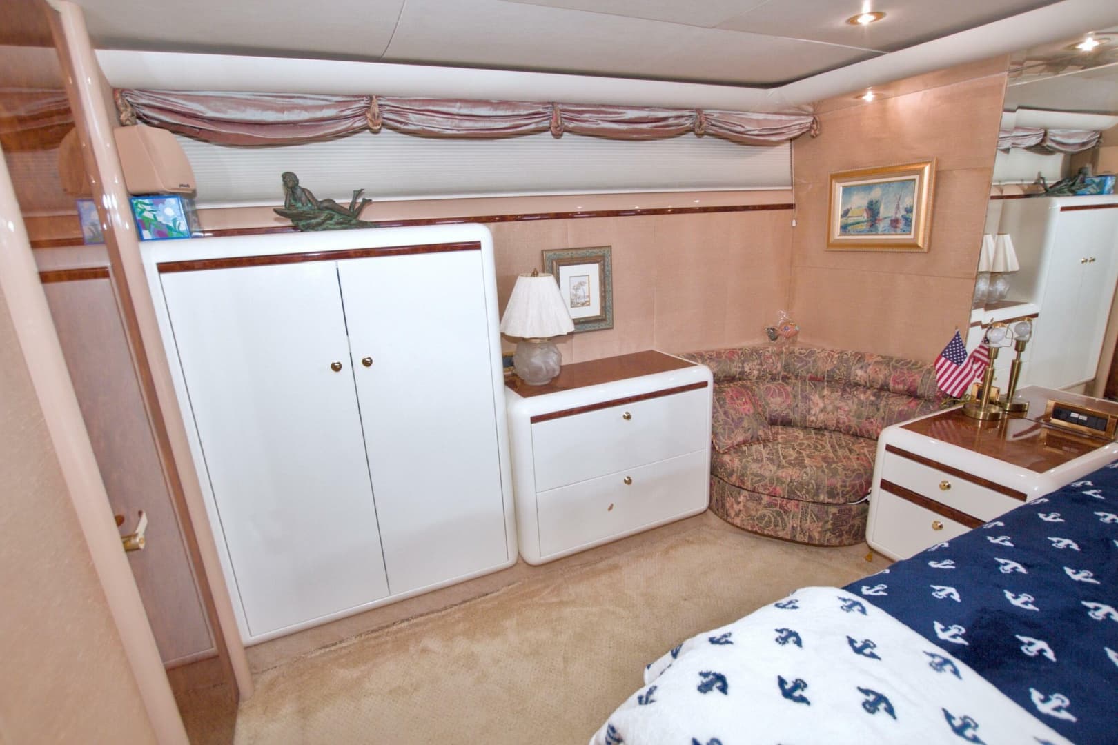 1998 Lazzara Yachts 76 Skylounge Grand Salon