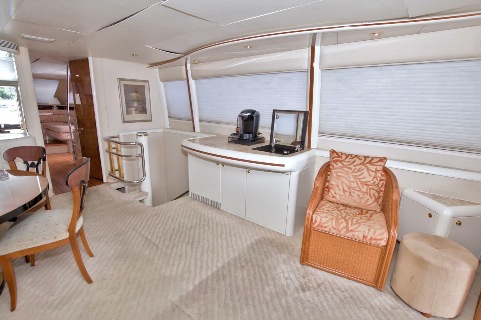 1998 Lazzara Yachts 76 Skylounge Grand Salon