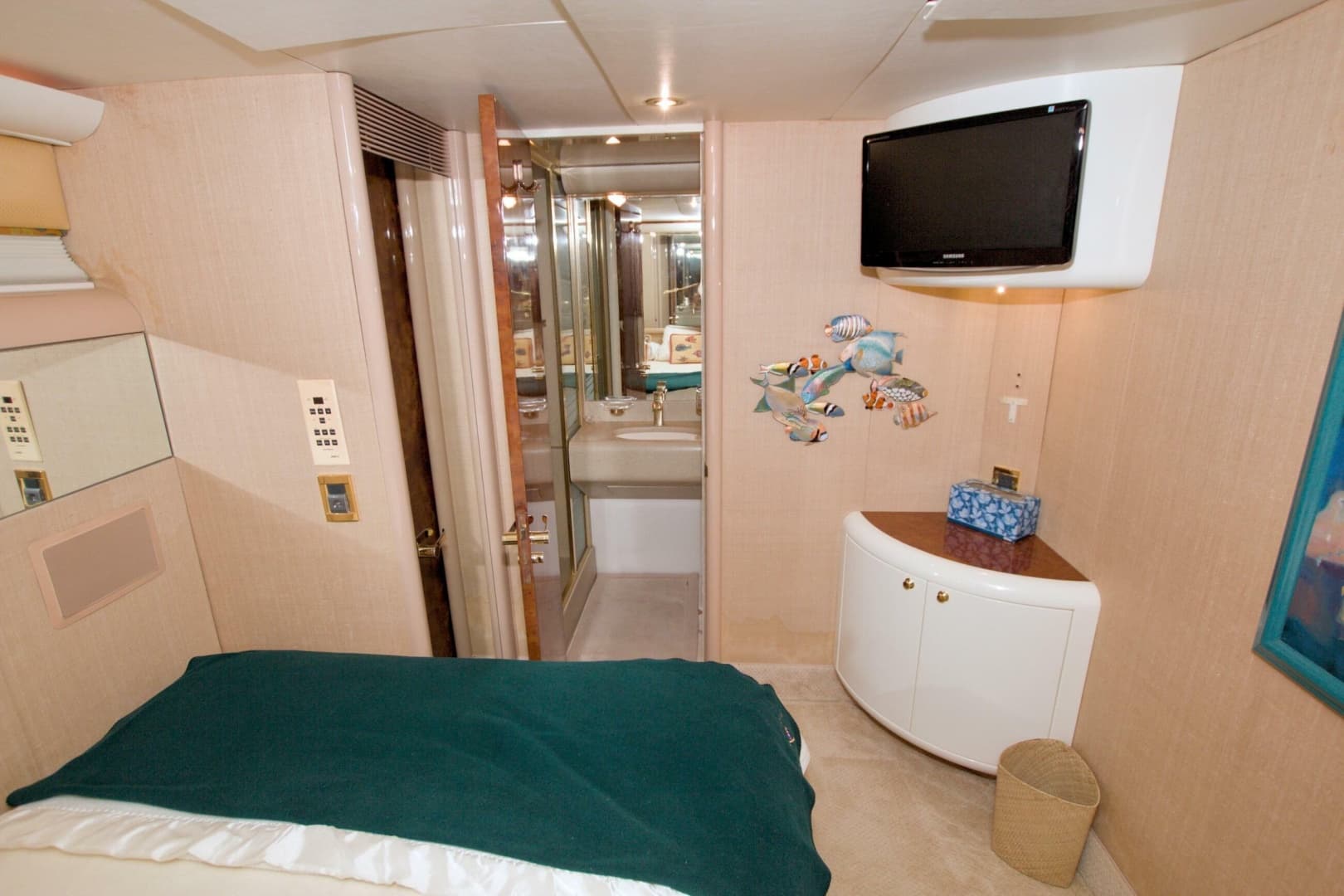 1998 Lazzara Yachts 76 Skylounge Grand Salon