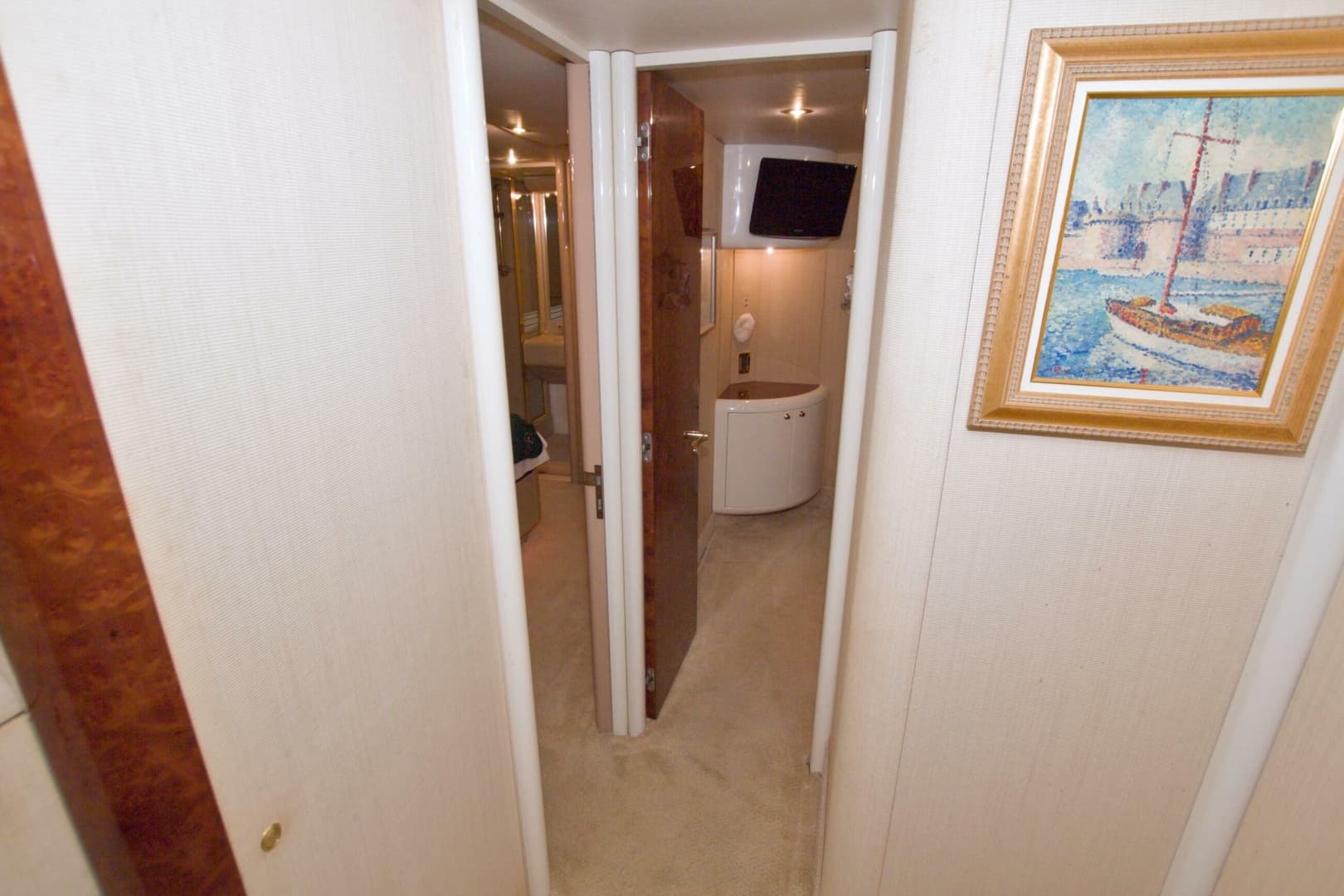 1998 Lazzara Yachts 76 Skylounge Grand Salon