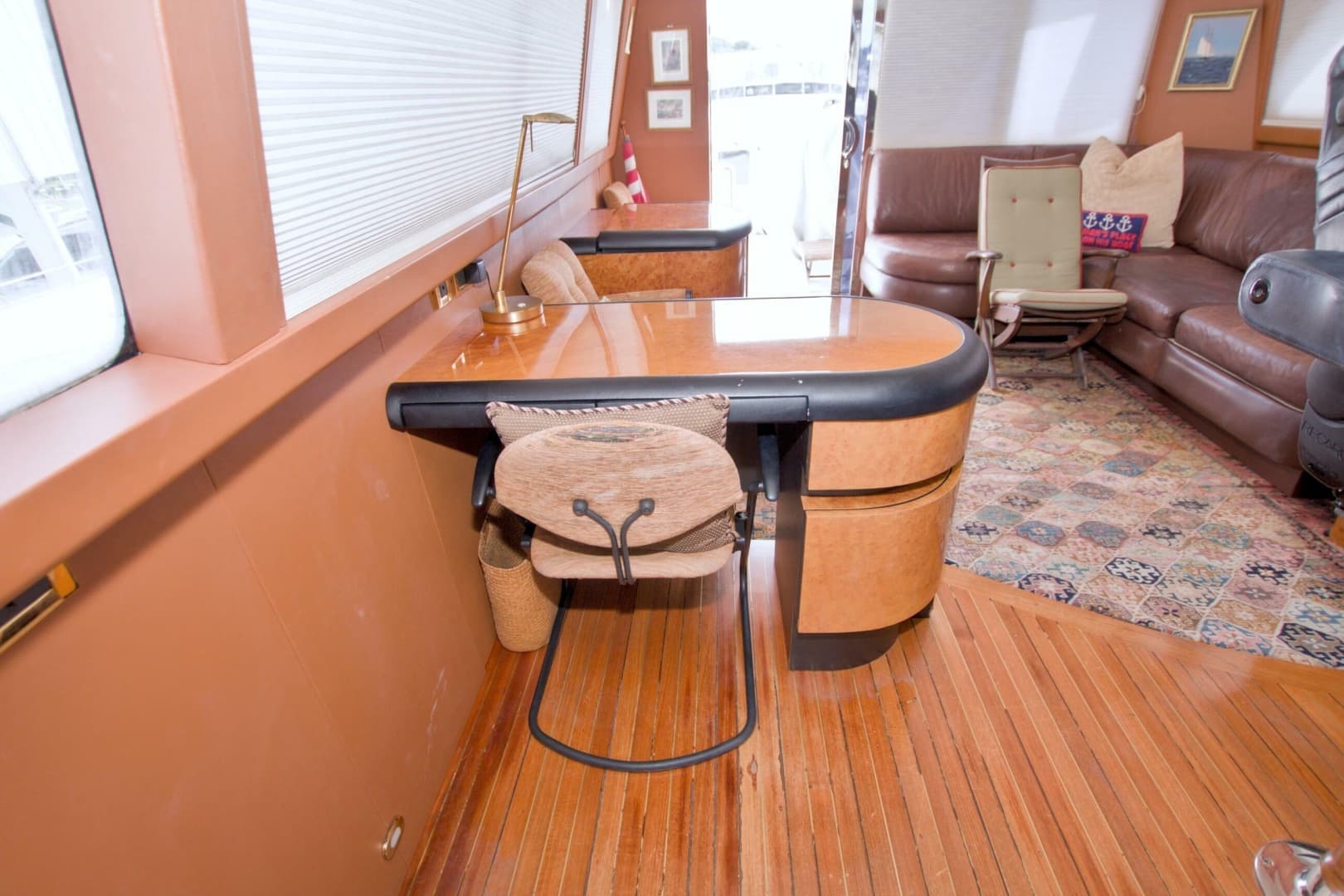 1998 Lazzara Yachts 76 Skylounge Grand Salon