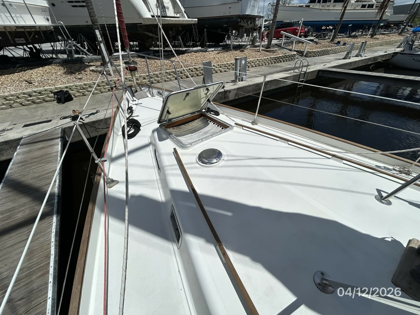 41' Rival foredeck3