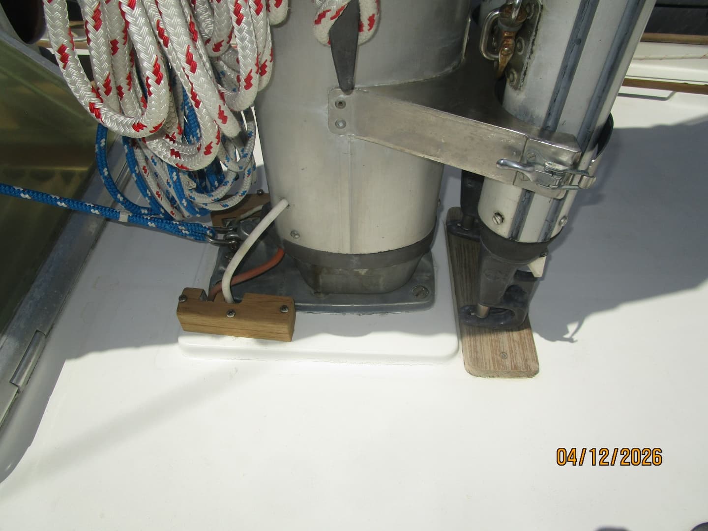 41' Rival mast base1