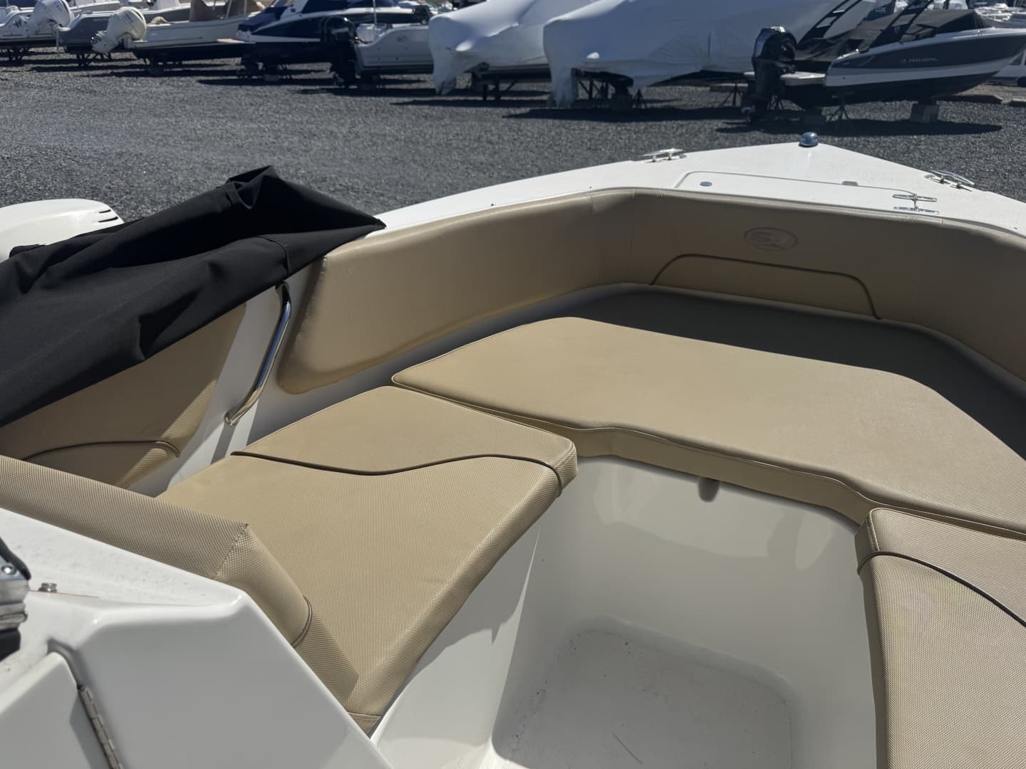 2013 Sea Hunt Escape 234 LE