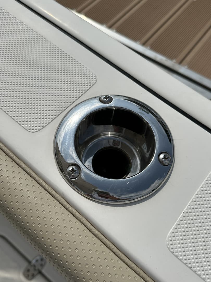 PURSUIT 28 S288 - Rod Holder