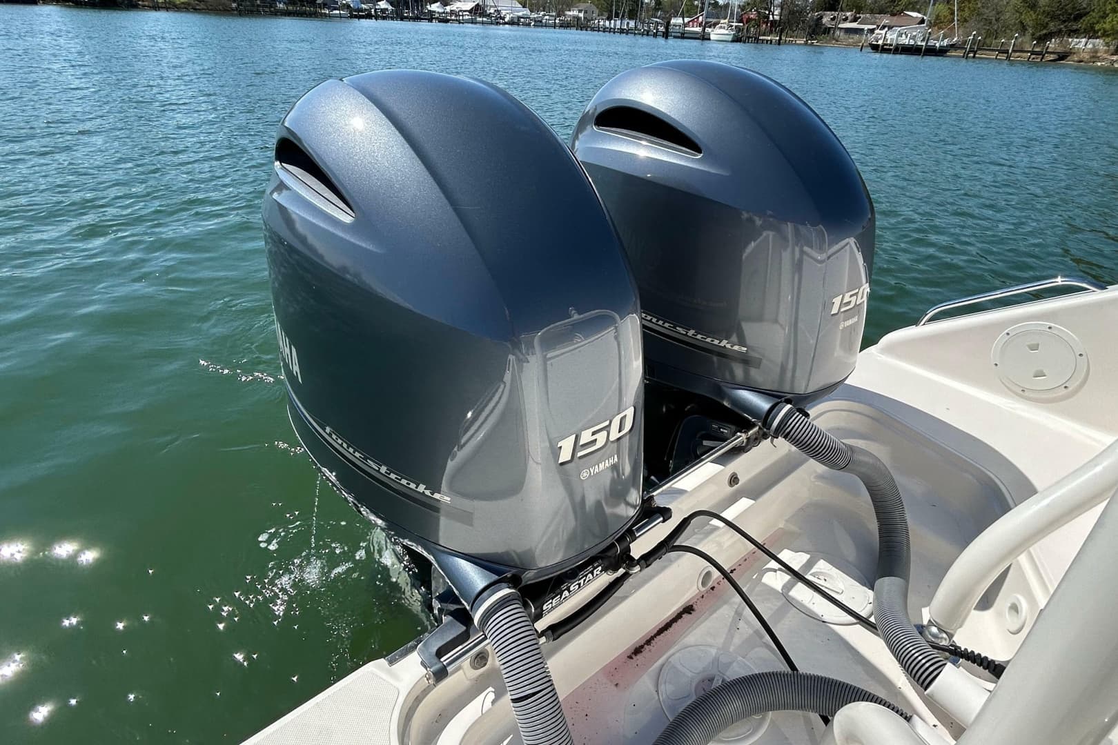 2016 Pursuit DC 265 Dual Console