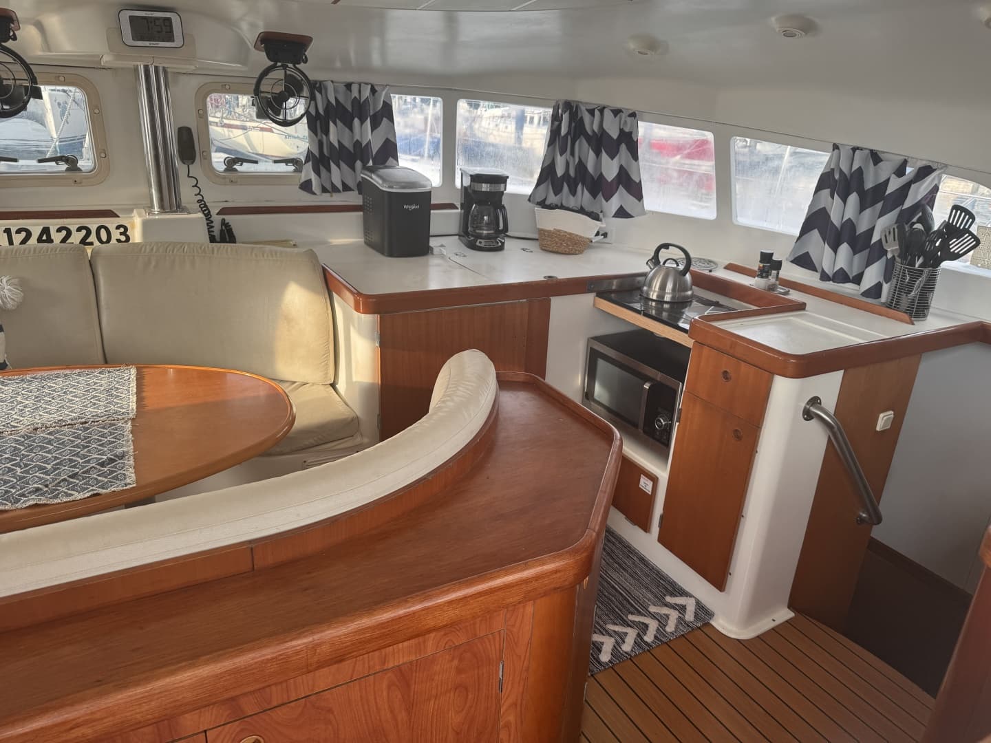 2004 Lagoon 410 S2