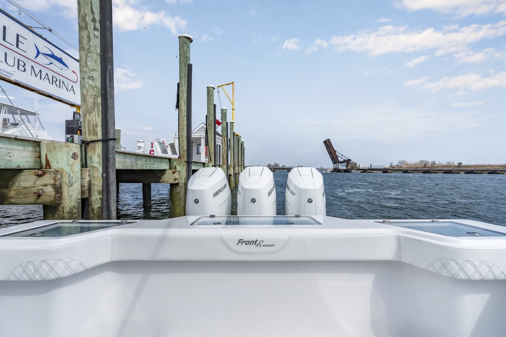 2026 Front Runner 39 Center Console