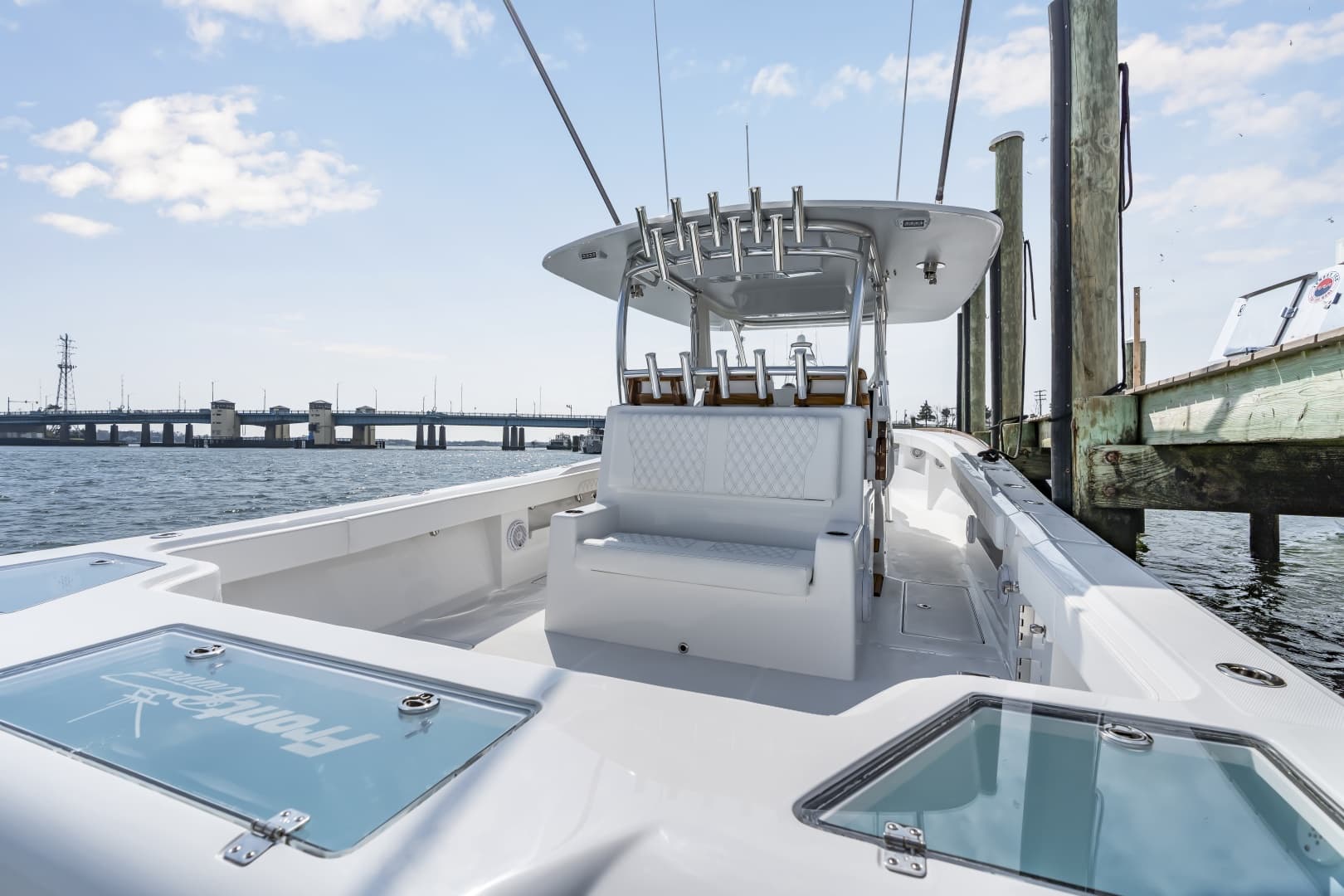 2026 Front Runner 39 Center Console