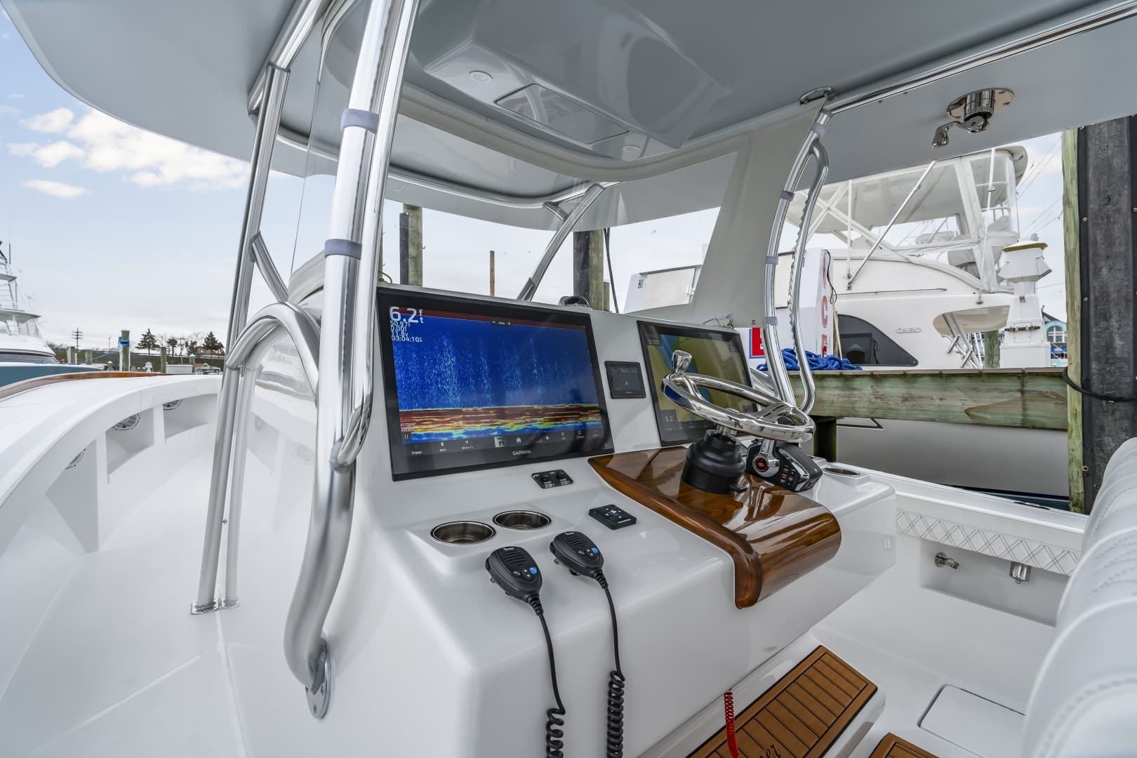 2026 Front Runner 39 Center Console