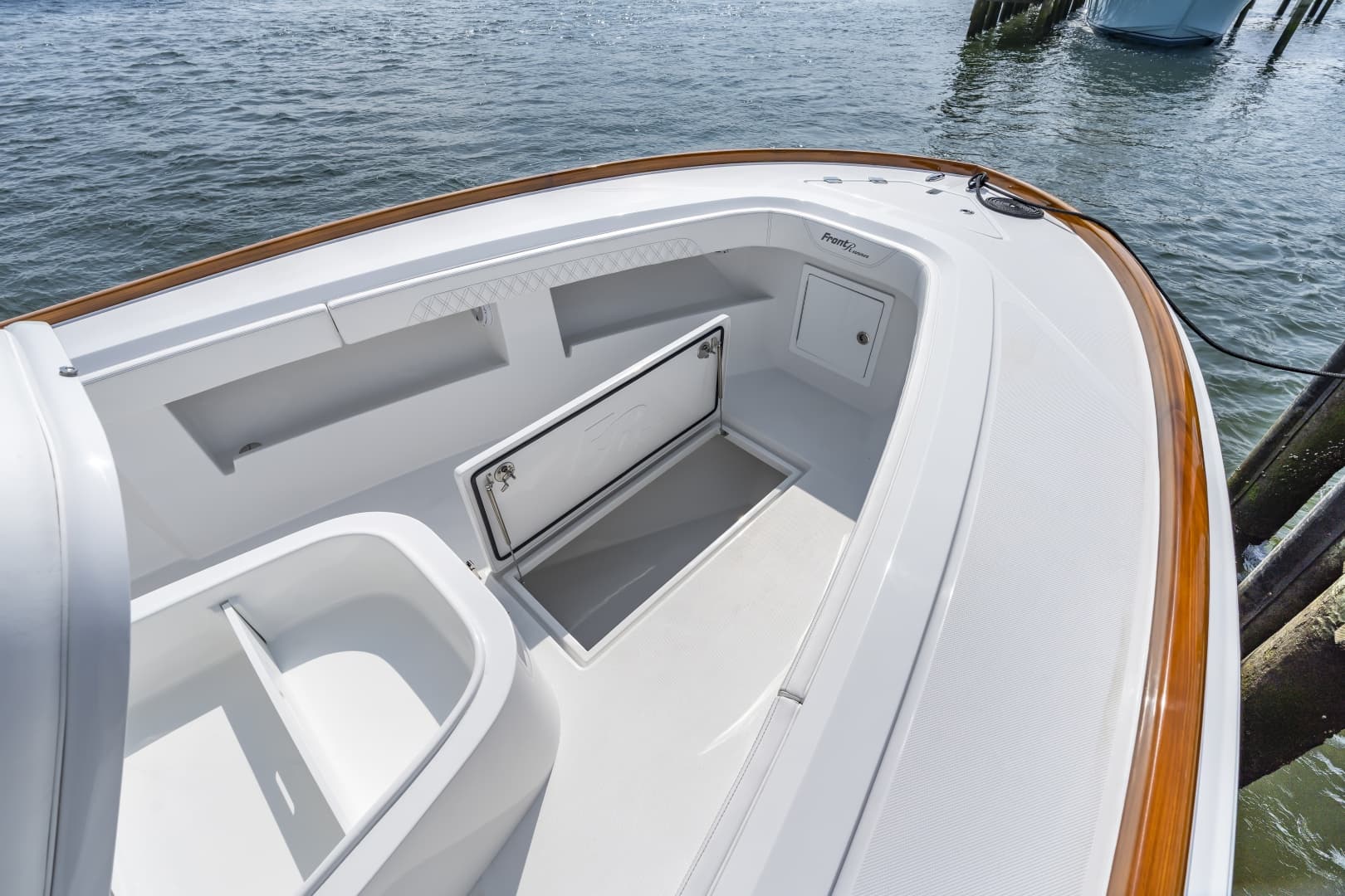 2026 Front Runner 39 Center Console