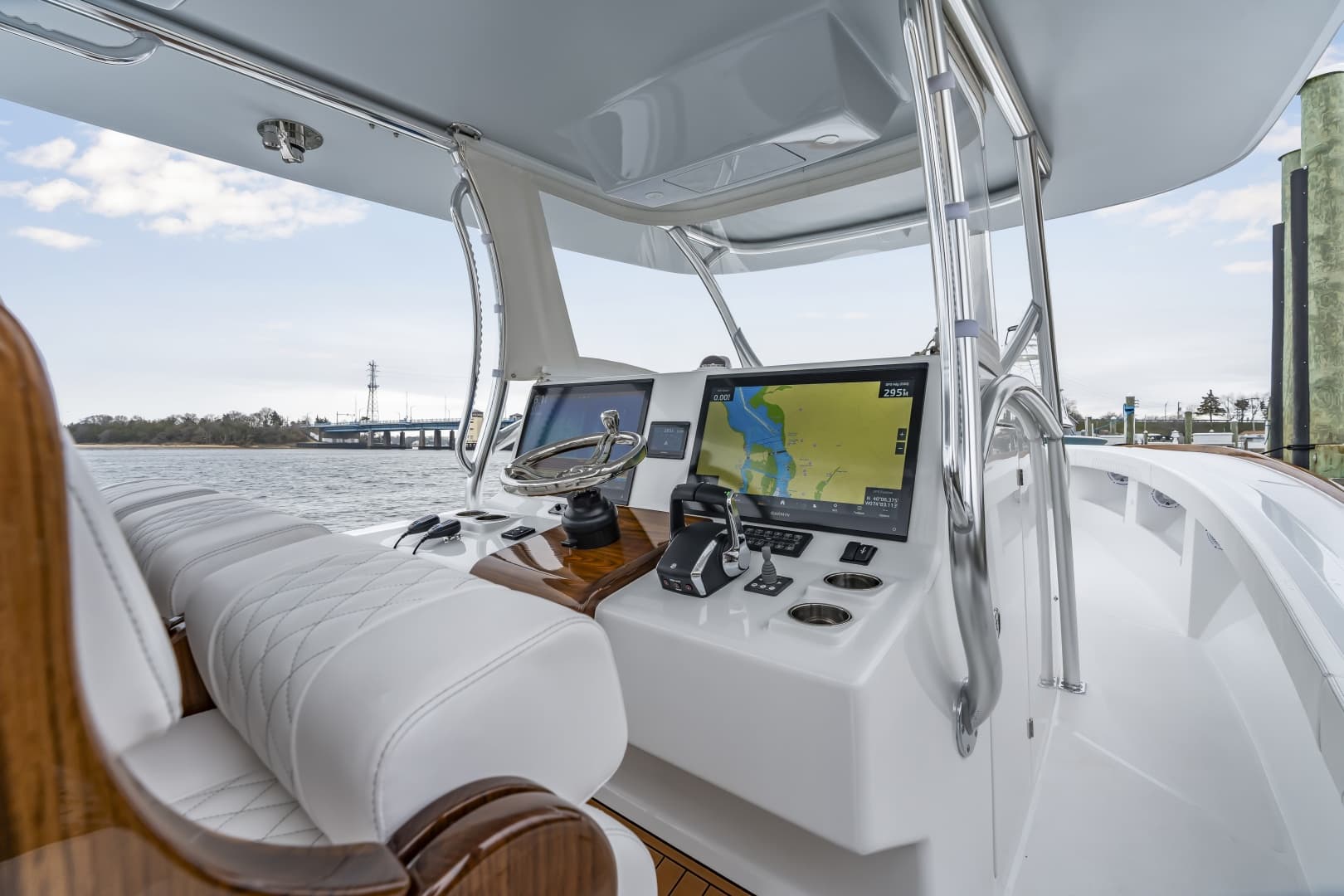 2026 Front Runner 39 Center Console