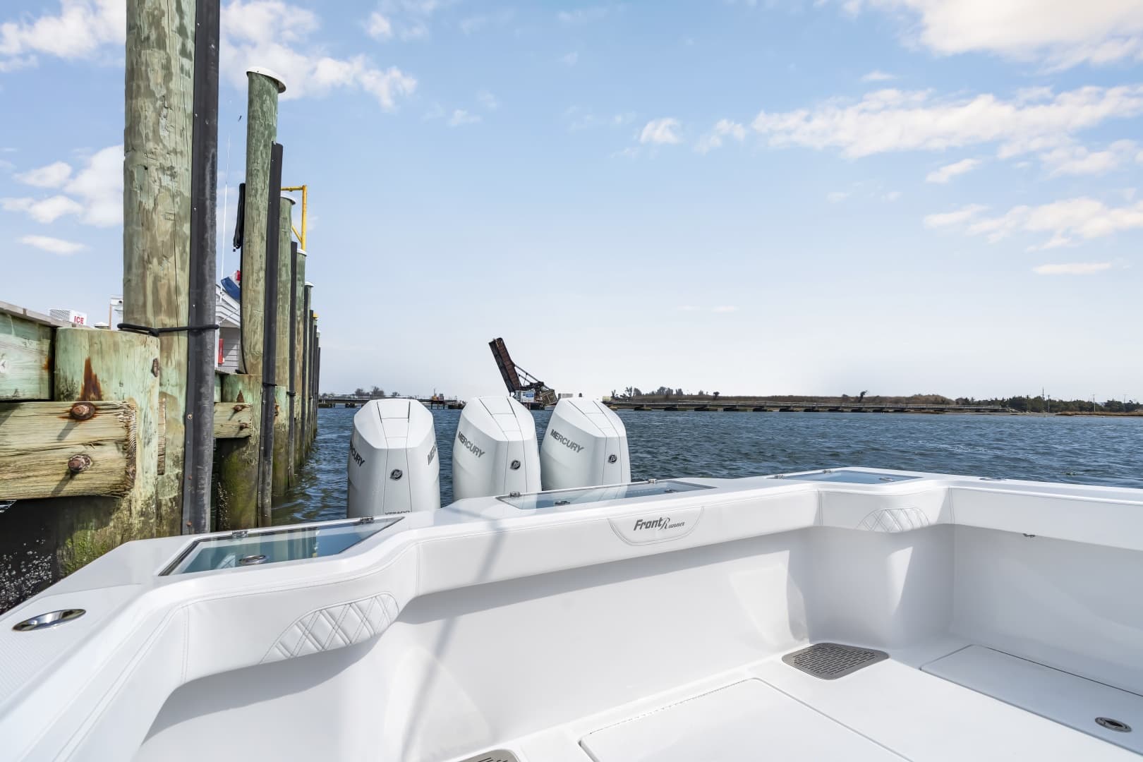 2026 Front Runner 39 Center Console