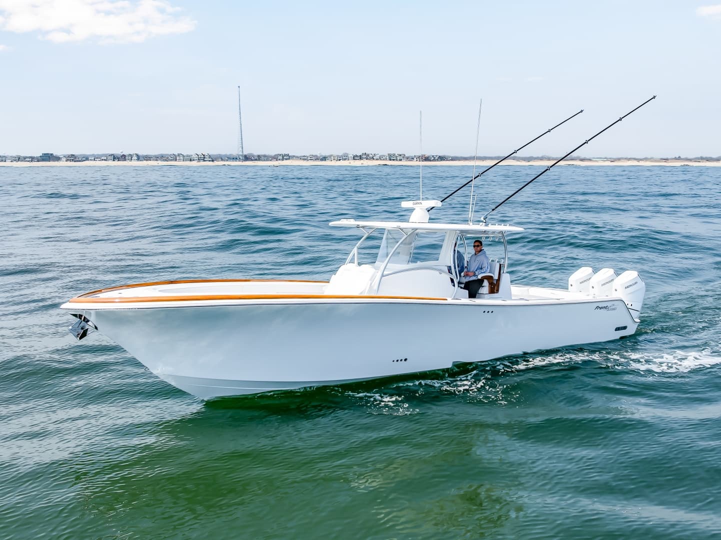 2026 Front Runner 39 Center Console