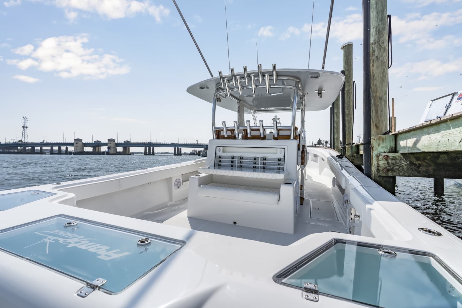 2026 Front Runner 39 Center Console