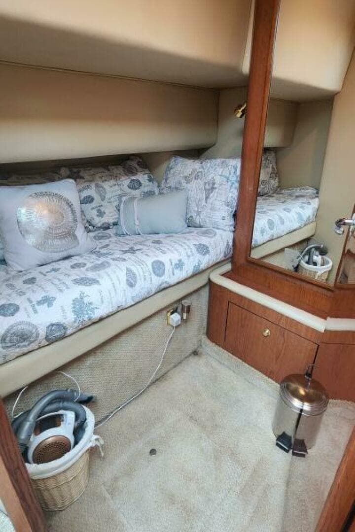 1999 Sea Ray 420 Aft Cabin