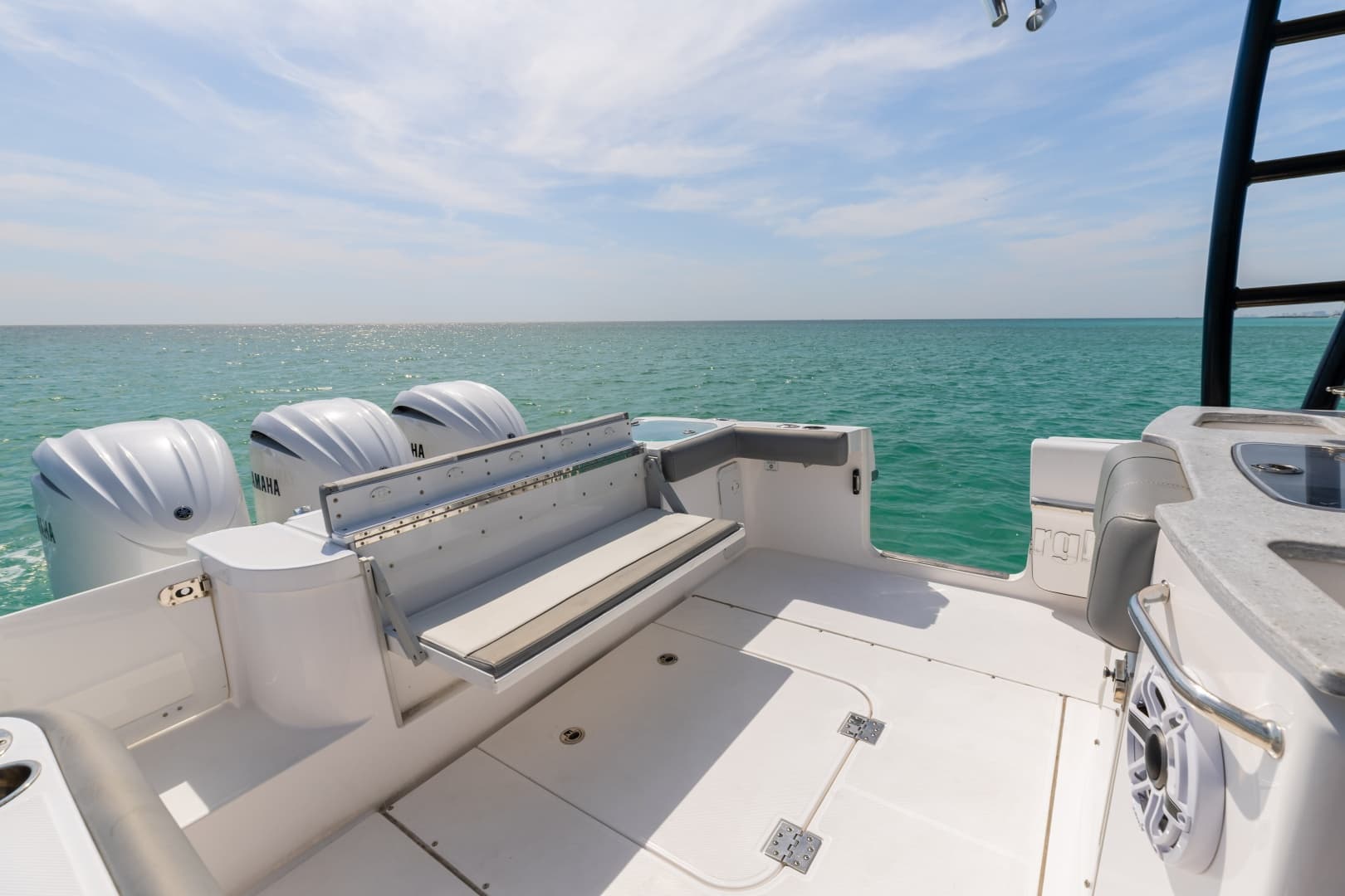 2023 Everglades 365 CC-