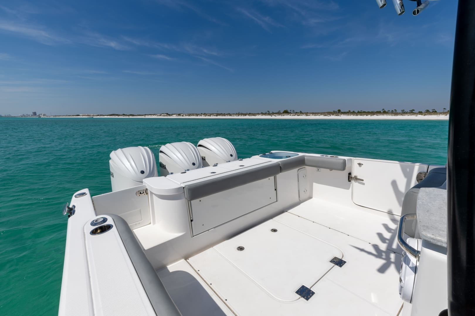 2023 Everglades 365 CC-