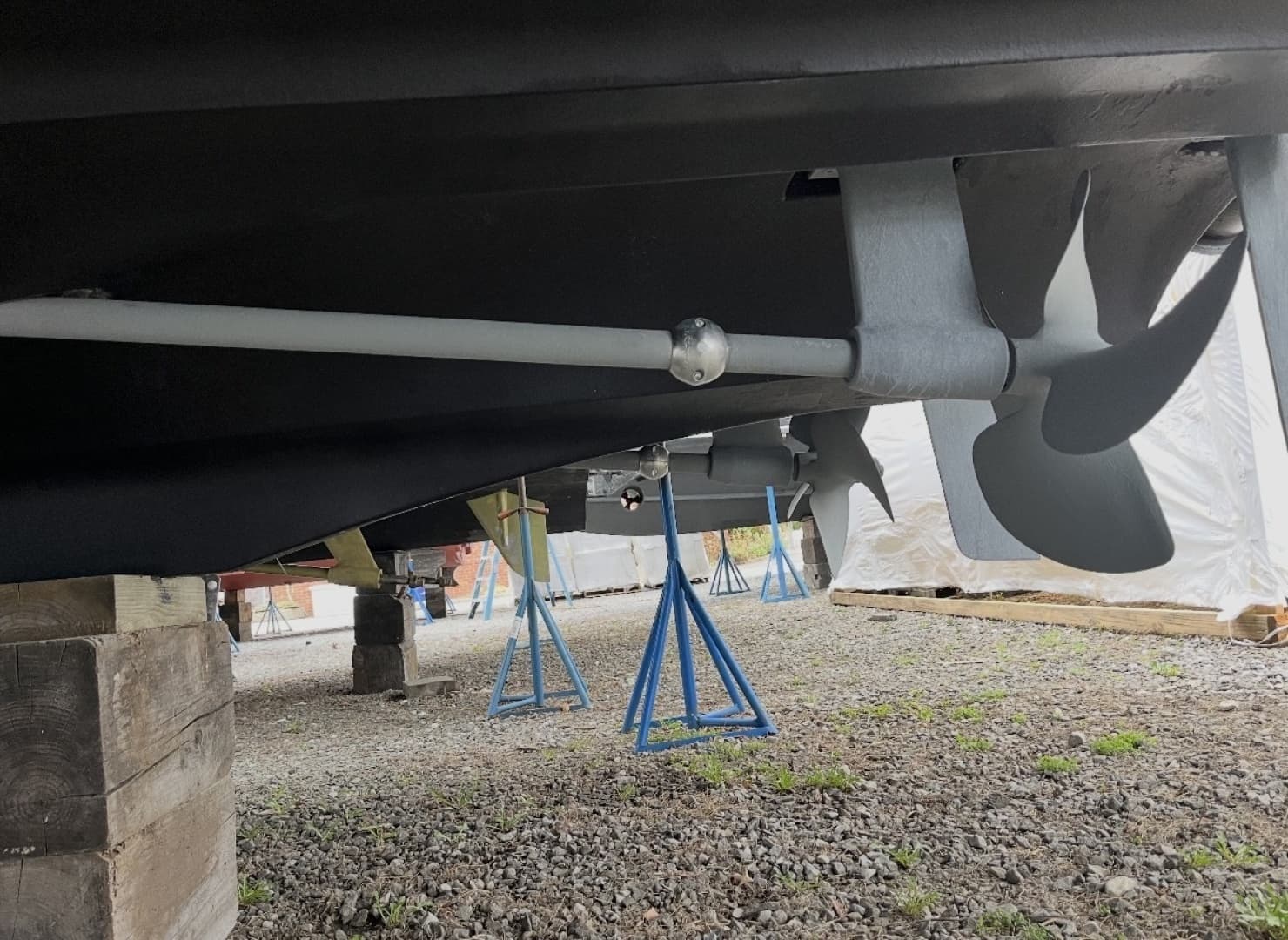 2005 Cruisers Yachts 405 Motor Yacht