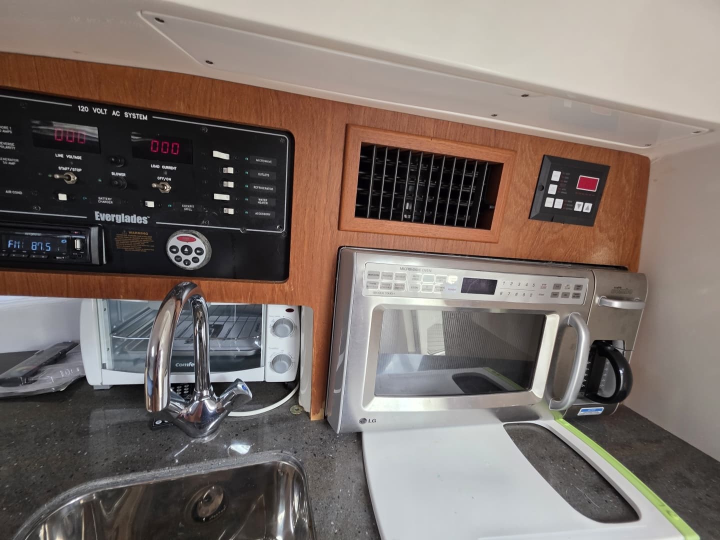 2008 Everglades 35LX