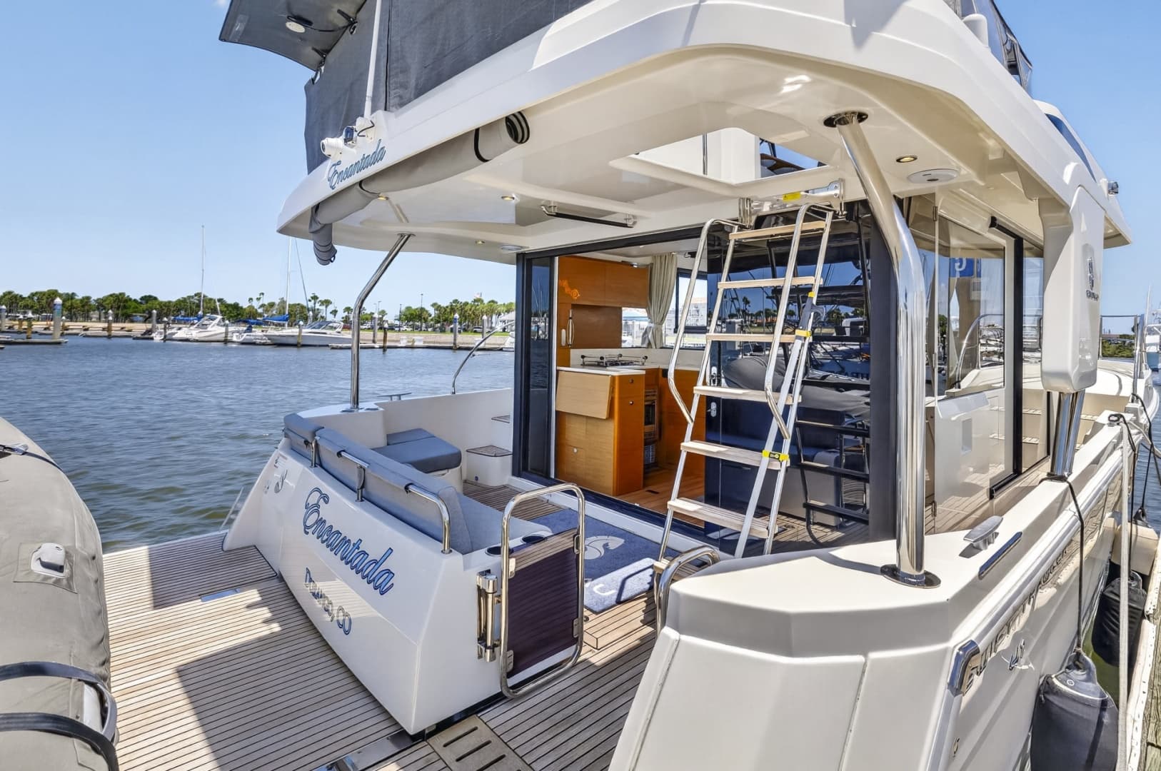 2022 Beneteau Swift Trawler 41 Fly