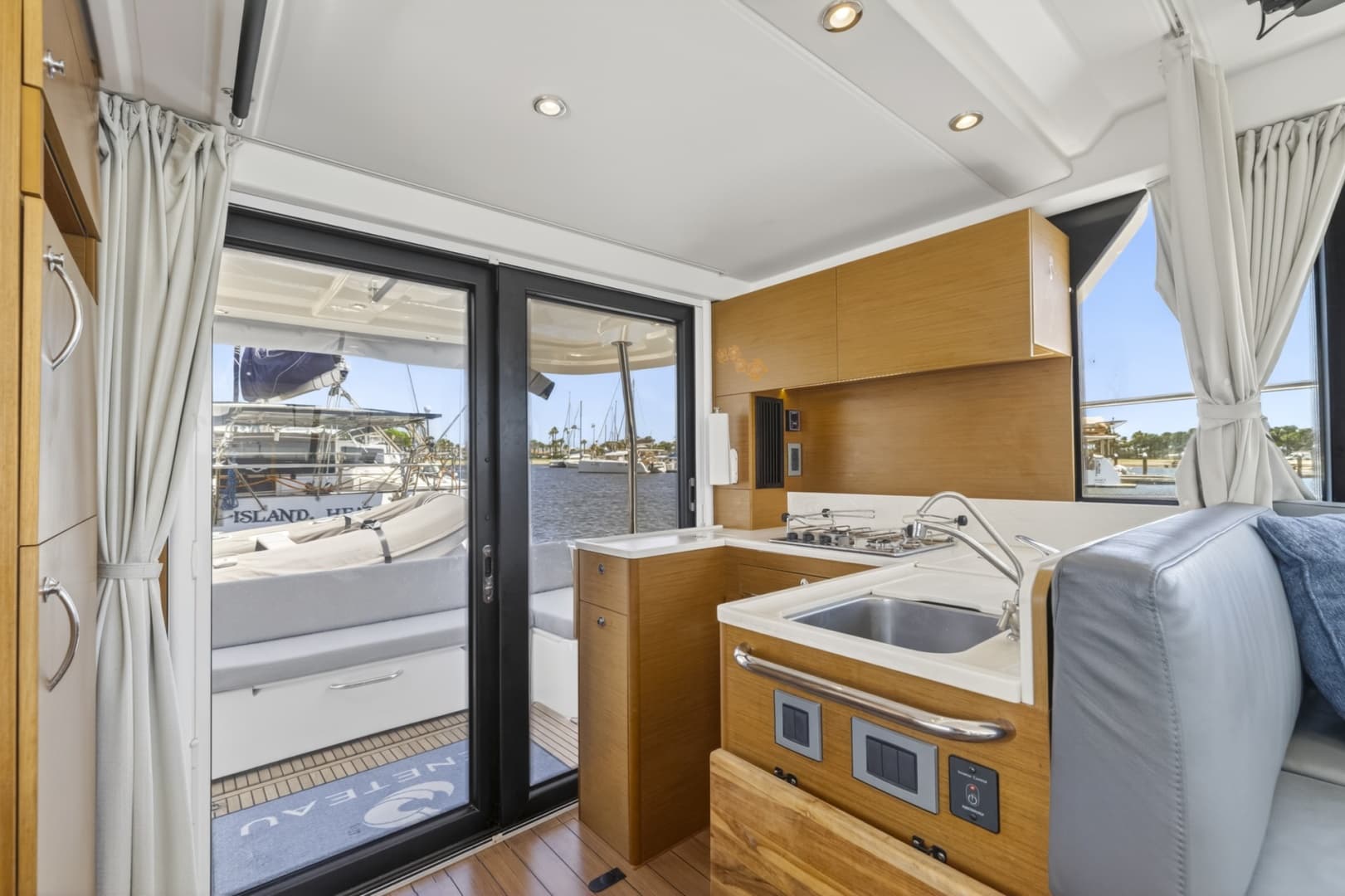 2022 Beneteau Swift Trawler 41 Fly