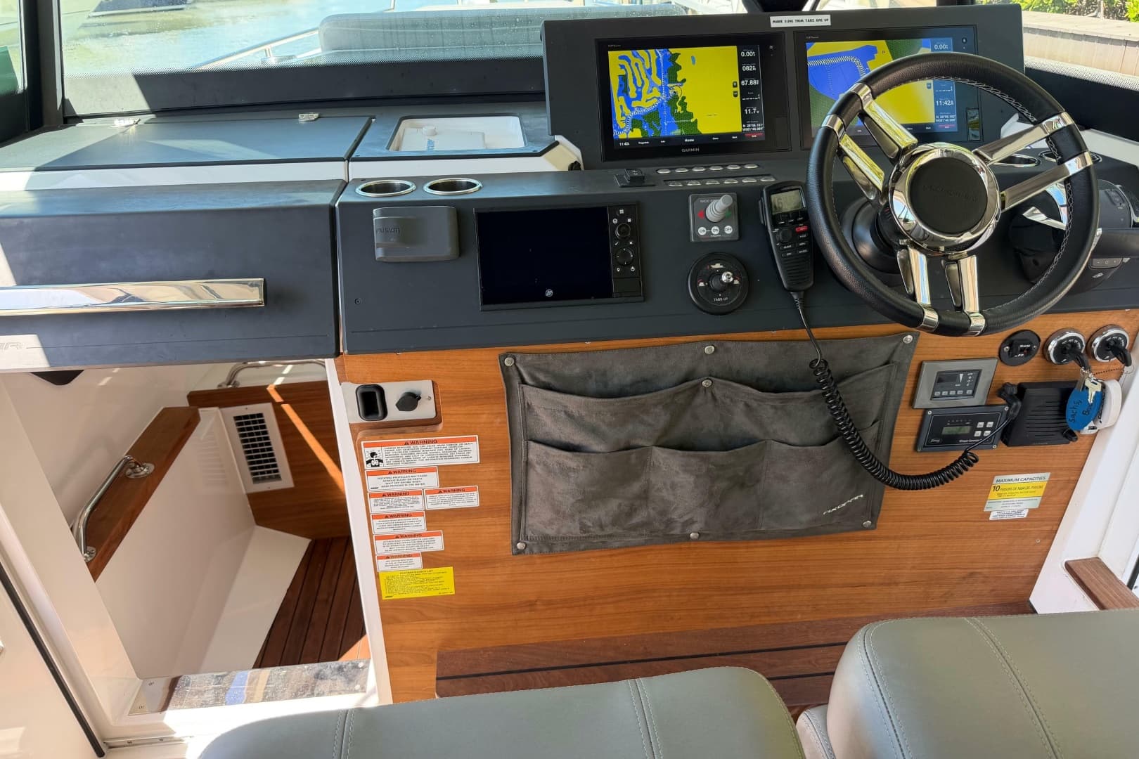 2018 Axopar 37 Cabin