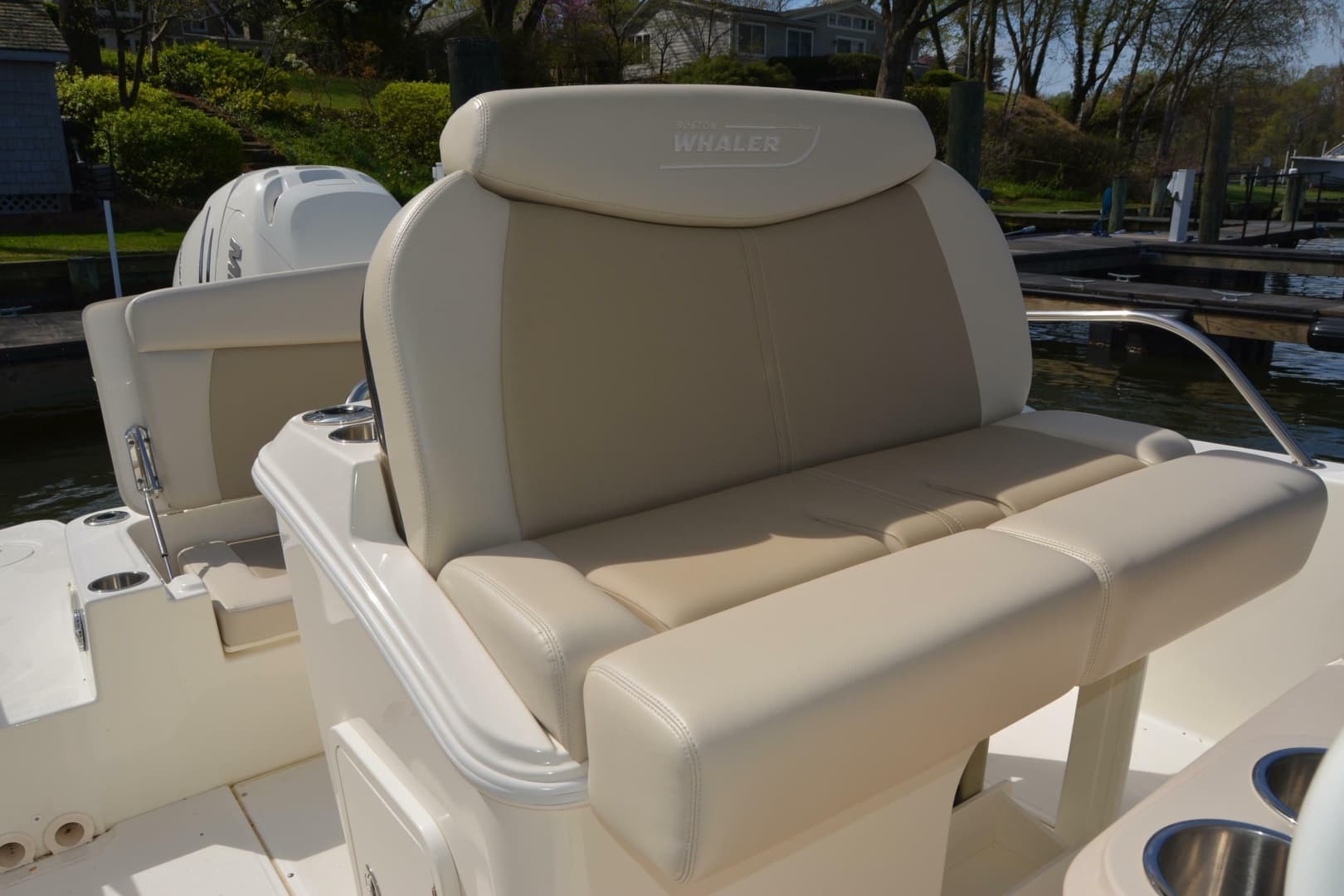 2021 Boston Whaler 270 Dauntless