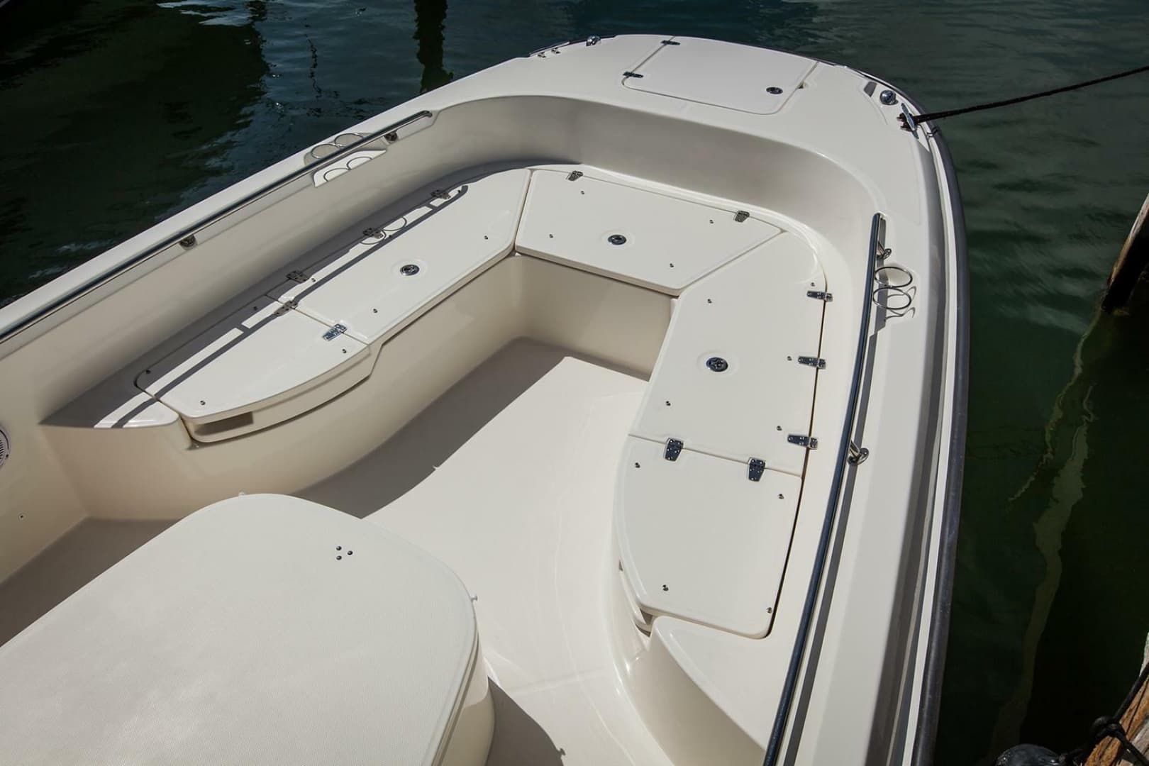 2021 Boston Whaler 270 Dauntless