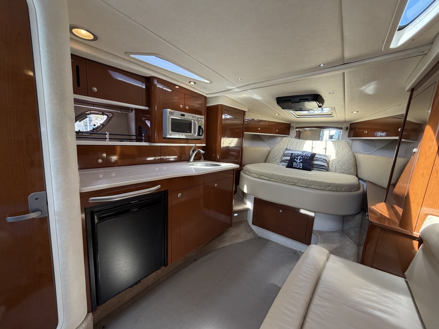 2008 Sea Ray 330 Sundancer