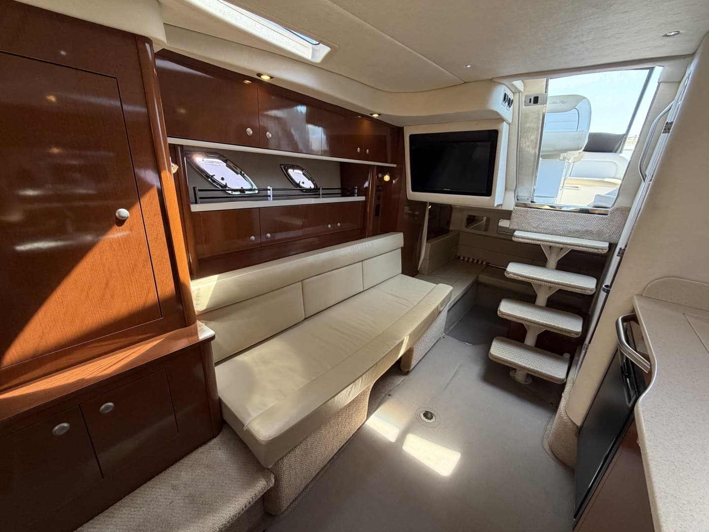 2008 Sea Ray 330 Sundancer