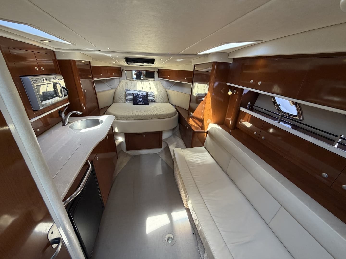 2008 Sea Ray 330 Sundancer