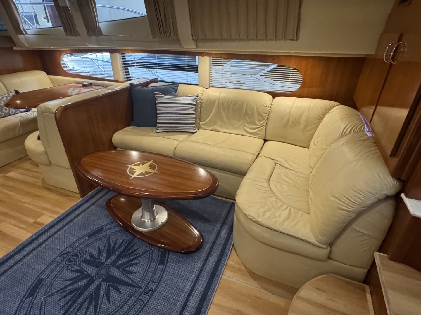 2004 Carver 466 Motor Yacht