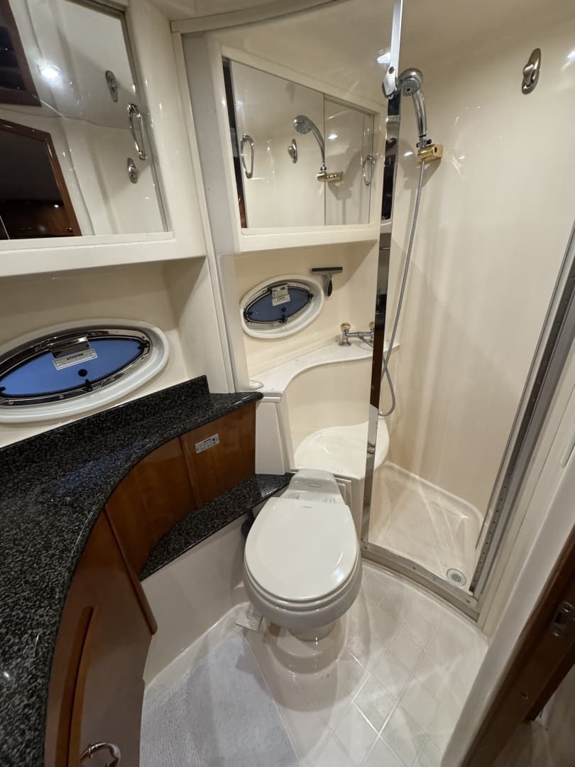 2004 Carver 466 Motor Yacht